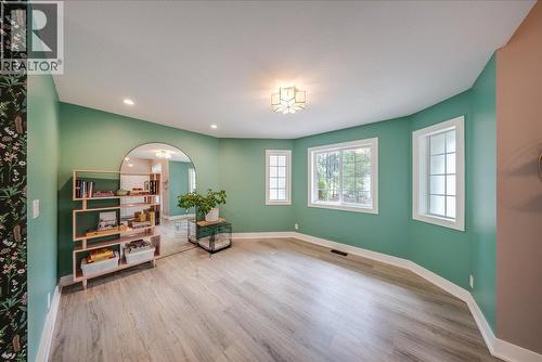 816 Columbia Road, Castlegar, BC - Indoor Photo Showing Other Room