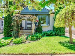 14 SPRUCE STREET St. Catharines (Downtown), ON L2R 1B3