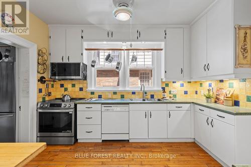 368 St James Street, London East (East B), ON - Indoor Photo Showing Kitchen With Double Sink