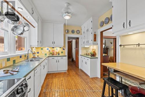 368 St James Street, London East (East B), ON - Indoor Photo Showing Kitchen With Double Sink