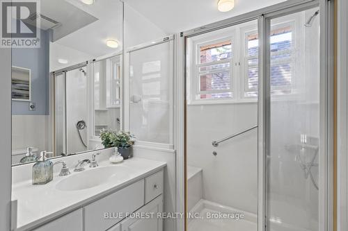 368 St James Street, London East (East B), ON - Indoor Photo Showing Bathroom