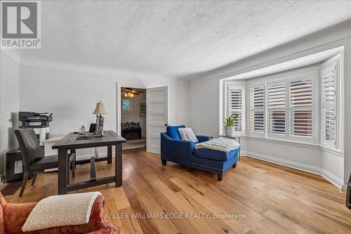 573 Beach Boulevard, Hamilton, ON - Indoor Photo Showing Living Room