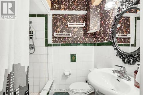 150 Mountville Avenue, Hamilton, ON - Indoor Photo Showing Bathroom