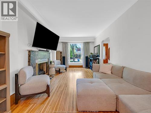 908 Windermere Road, Windsor, ON - Indoor Photo Showing Living Room With Fireplace