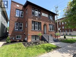 1094 Lincoln ROAD Windsor, ON N8Y 2H4