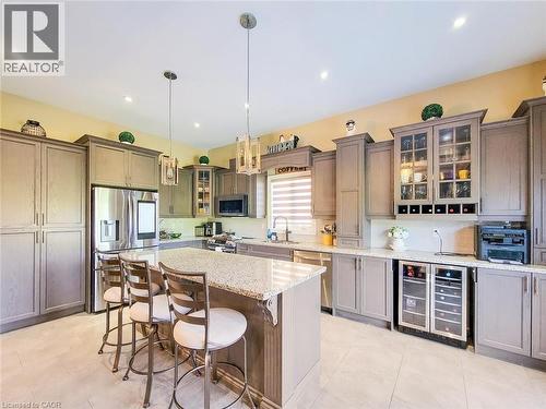 27 Riesling Court, Hamilton, ON 