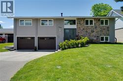 498 WICKLOW Road  Burlington, ON L7L 2H8