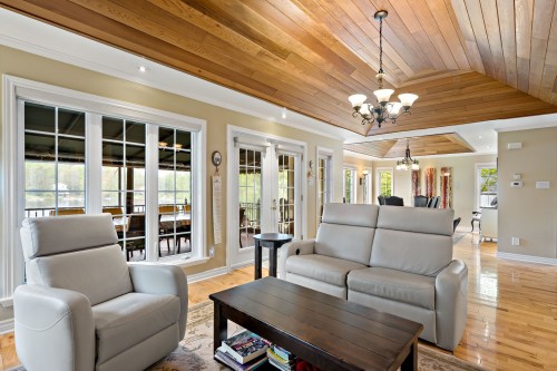 Salon - 1320 Rue De La Baie, Chertsey, QC - Indoor Photo Showing Living Room