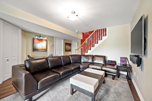 Salle familiale - 1320 Rue De La Baie, Chertsey, QC - Indoor Photo Showing Living Room