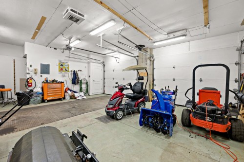Garage - 1320 Rue De La Baie, Chertsey, QC - Indoor Photo Showing Garage