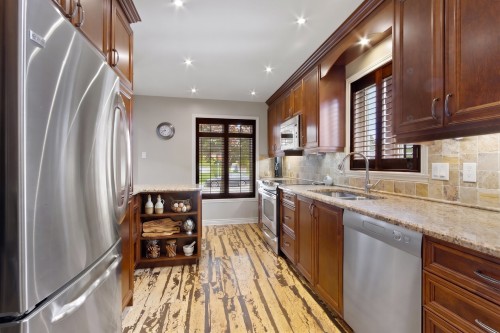 Cuisine - 14 Rue St-Onge, Châteauguay, QC - Indoor Photo Showing Kitchen With Double Sink