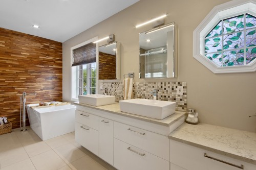 Salle de bains - 14 Rue St-Onge, Châteauguay, QC - Indoor Photo Showing Bathroom