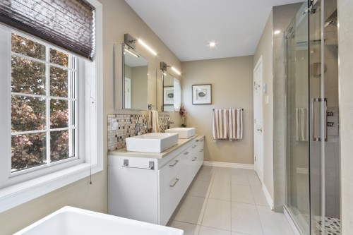Salle de bains - 14 Rue St-Onge, Châteauguay, QC - Indoor Photo Showing Bathroom