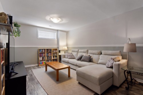 Salle familiale - 14 Rue St-Onge, Châteauguay, QC - Indoor