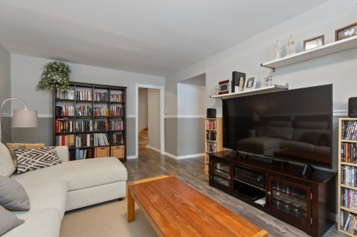 Salle familiale - 14 Rue St-Onge, Châteauguay, QC - Indoor Photo Showing Living Room