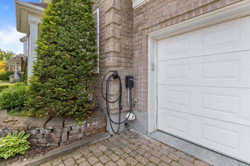 Garage - 14 Rue St-Onge, Châteauguay, QC - Outdoor With Exterior