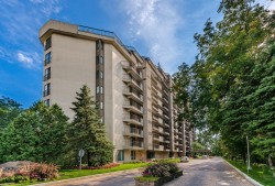 E-7-6150 Av. du Boisé Montréal (Côte-Des-Neiges/Notre-Dame-De-Grâce), QC H3S 2V2