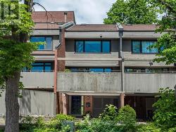 41 PUTMAN AVENUE  Ottawa, ON K1M 1Z1