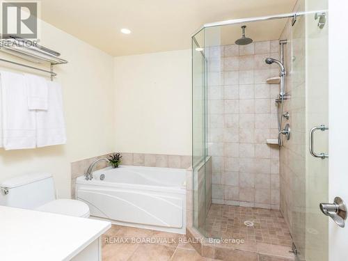 Deep Tub & separate Shower - 41 Putman Avenue, Ottawa, ON - Indoor Photo Showing Bathroom