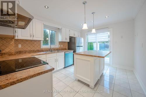 79 Governor Crescent, Vaughan, ON - Indoor Photo Showing Kitchen With Double Sink