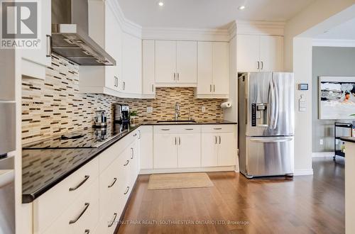 10 - 435 Winchester Drive, Waterloo, ON - Indoor Photo Showing Kitchen With Upgraded Kitchen