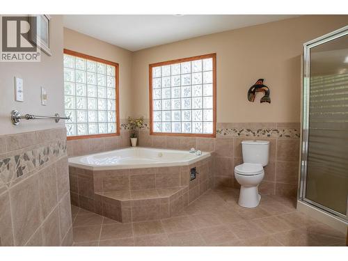 1924 Hurl Street, Creston, BC - Indoor Photo Showing Bathroom