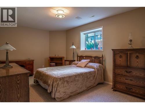 1924 Hurl Street, Creston, BC - Indoor Photo Showing Bedroom