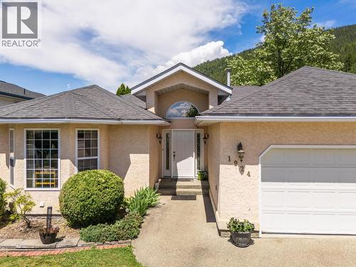 1924 Hurl Street, Creston, BC - Outdoor With Facade
