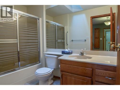 1924 Hurl Street, Creston, BC - Indoor Photo Showing Bathroom