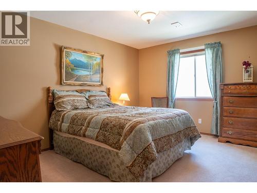 1924 Hurl Street, Creston, BC - Indoor Photo Showing Bedroom