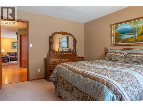 1924 Hurl Street, Creston, BC - Indoor Photo Showing Bedroom