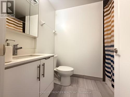 607 - 105 Oneida Crescent, Richmond Hill, ON - Indoor Photo Showing Bathroom
