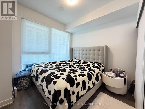 607 - 105 Oneida Crescent, Richmond Hill, ON - Indoor Photo Showing Bedroom