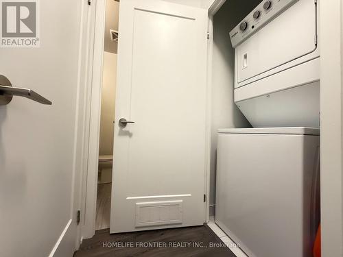607 - 105 Oneida Crescent, Richmond Hill, ON - Indoor Photo Showing Laundry Room
