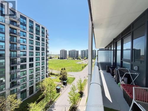 607 - 105 Oneida Crescent, Richmond Hill, ON - Outdoor