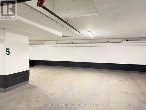 607 - 105 Oneida Crescent, Richmond Hill, ON - Indoor