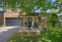 32 ANDREW DRIVE  Kawartha Lakes (Lindsay), ON K9V 5W6