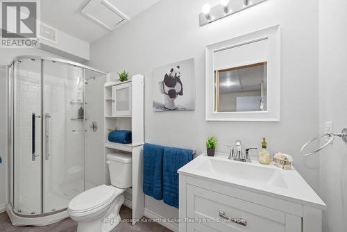 32 Andrew Drive, Kawartha Lakes (Lindsay), ON - Indoor Photo Showing Bathroom