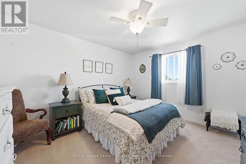 32 Andrew Drive, Kawartha Lakes (Lindsay), ON - Indoor Photo Showing Bedroom