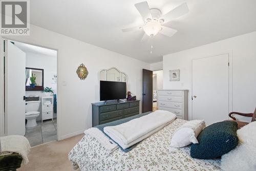 32 Andrew Drive, Kawartha Lakes (Lindsay), ON - Indoor Photo Showing Bedroom