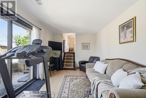 32 Andrew Drive, Kawartha Lakes (Lindsay), ON - Indoor Photo Showing Gym Room