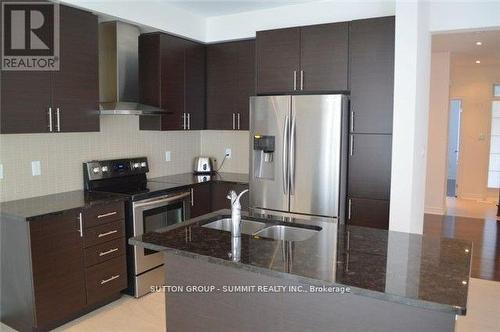 36 Denali Crescent, Brampton, ON - Indoor Photo Showing Kitchen With Double Sink With Upgraded Kitchen