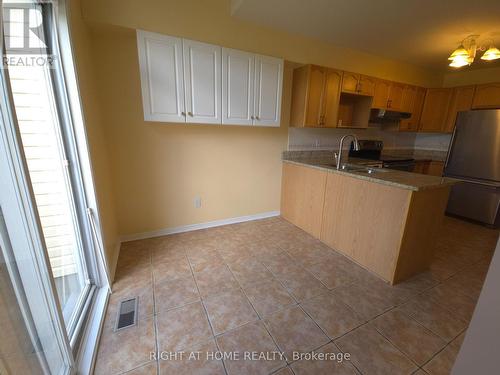 142 Lilibet Crescent E, Ottawa, ON - Indoor Photo Showing Kitchen With Double Sink