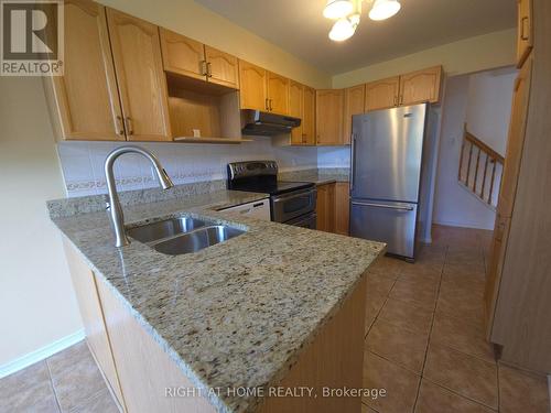 142 Lilibet Crescent E, Ottawa, ON - Indoor Photo Showing Kitchen With Double Sink
