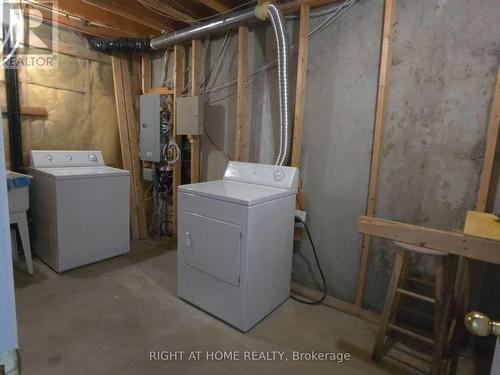 142 Lilibet Crescent E, Ottawa, ON - Indoor Photo Showing Laundry Room
