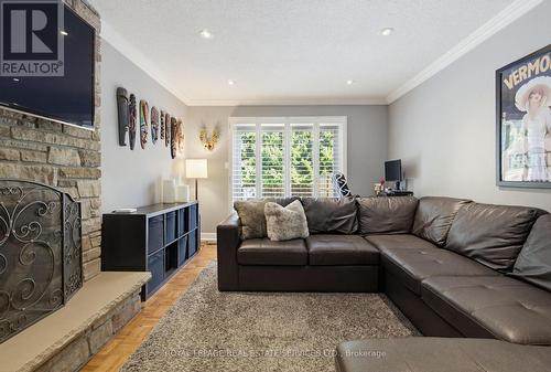 1390 Peerless Court, Oakville, ON 