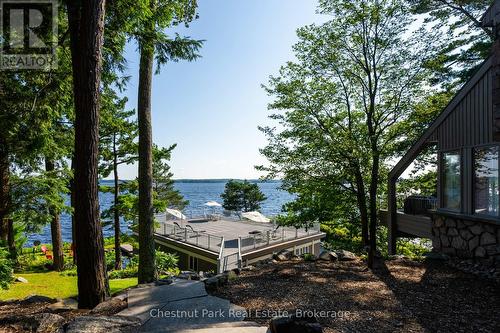10 Wyldewood Road, Muskoka Lakes (Monck (Muskoka Lakes)), ON - Outdoor With Body Of Water