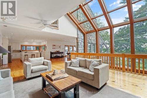 10 Wyldewood Road, Muskoka Lakes (Monck (Muskoka Lakes)), ON - Indoor Photo Showing Living Room