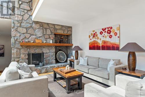 10 Wyldewood Road, Muskoka Lakes (Monck (Muskoka Lakes)), ON - Indoor Photo Showing Living Room With Fireplace