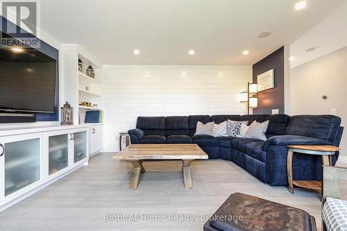 367 Golf Club Road, Hamilton, ON 